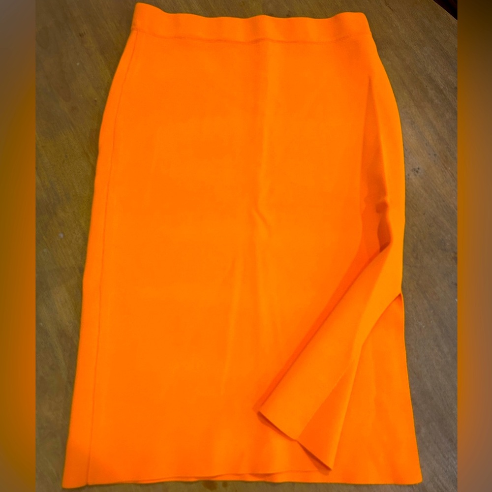 NWOT Orange House of Harlow 1960 Midi Pencil skit with side Slit. Size L